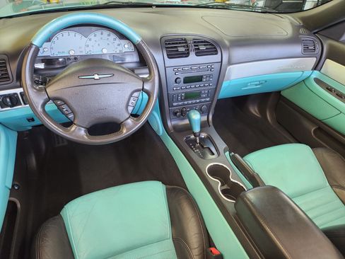 Used 2002 Ford Thunderbird Deluxe RWD image 17