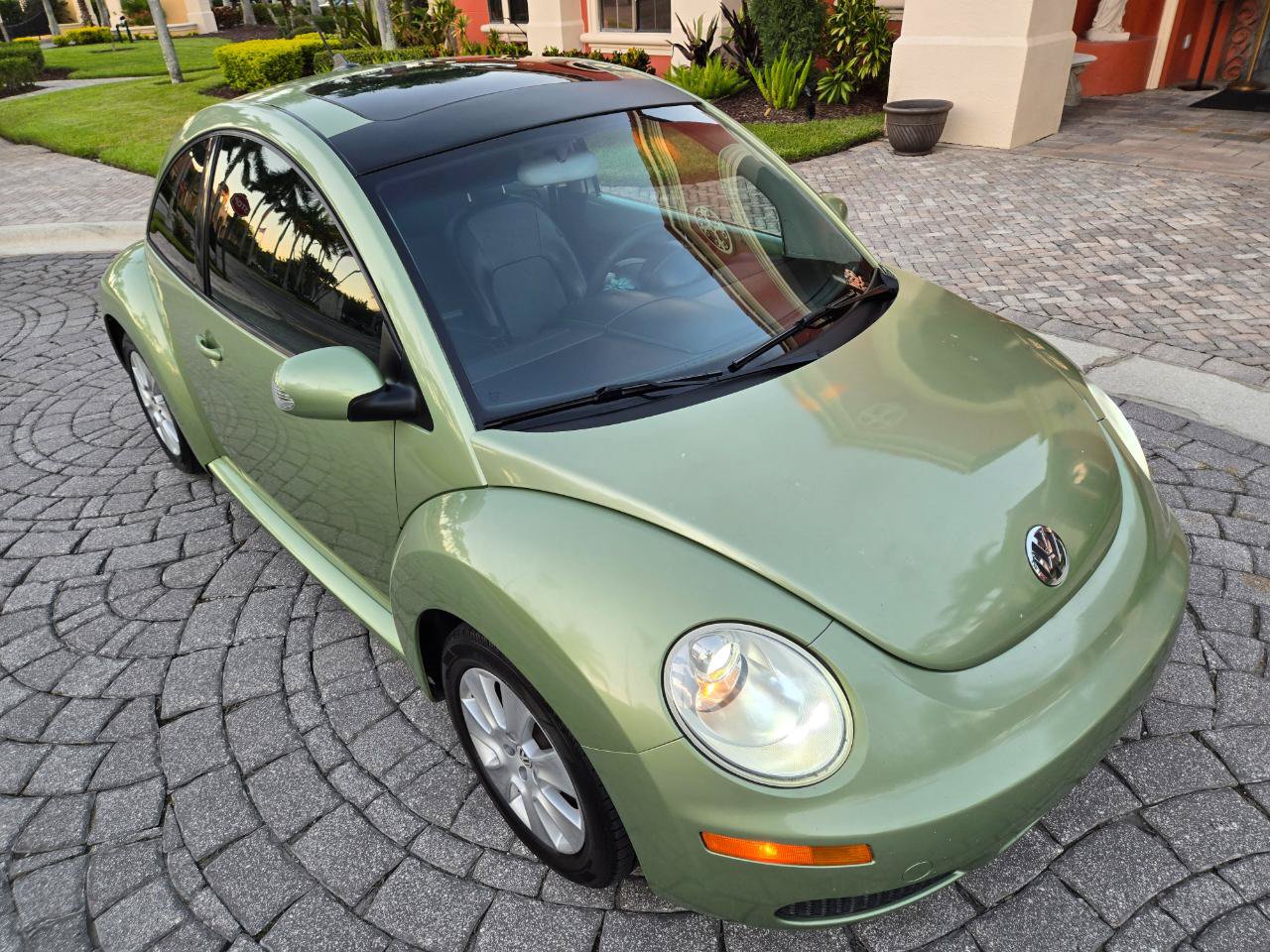 Used 2009 Volkswagen Beetle 2.5 Coupe FWD image 5