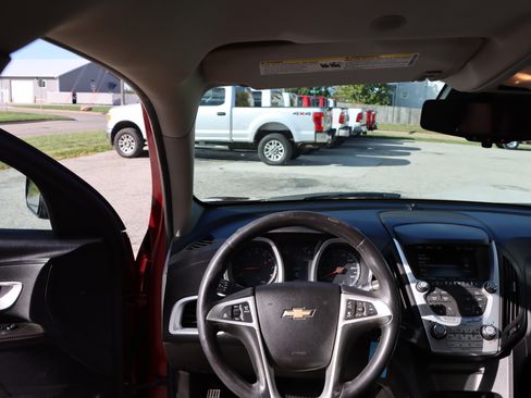 Used 2012 Chevrolet Equinox LT image 6