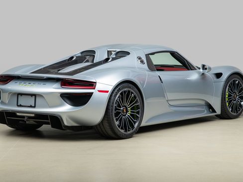 Used 2015 Porsche 918 Spyder AWD/4WD image 18