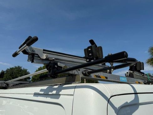 Used 2021 Nissan NV 2500 SV image 9