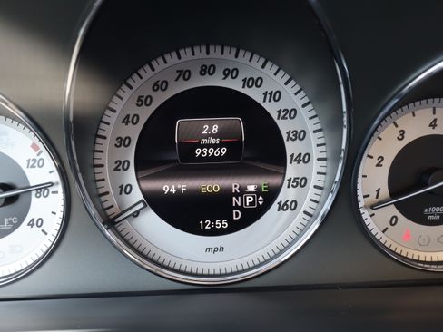 Used 2013 Mercedes-Benz GLK 350 4MATIC image 25