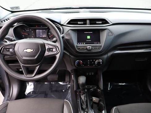 Used 2021 Chevrolet TrailBlazer FWD LT image 16
