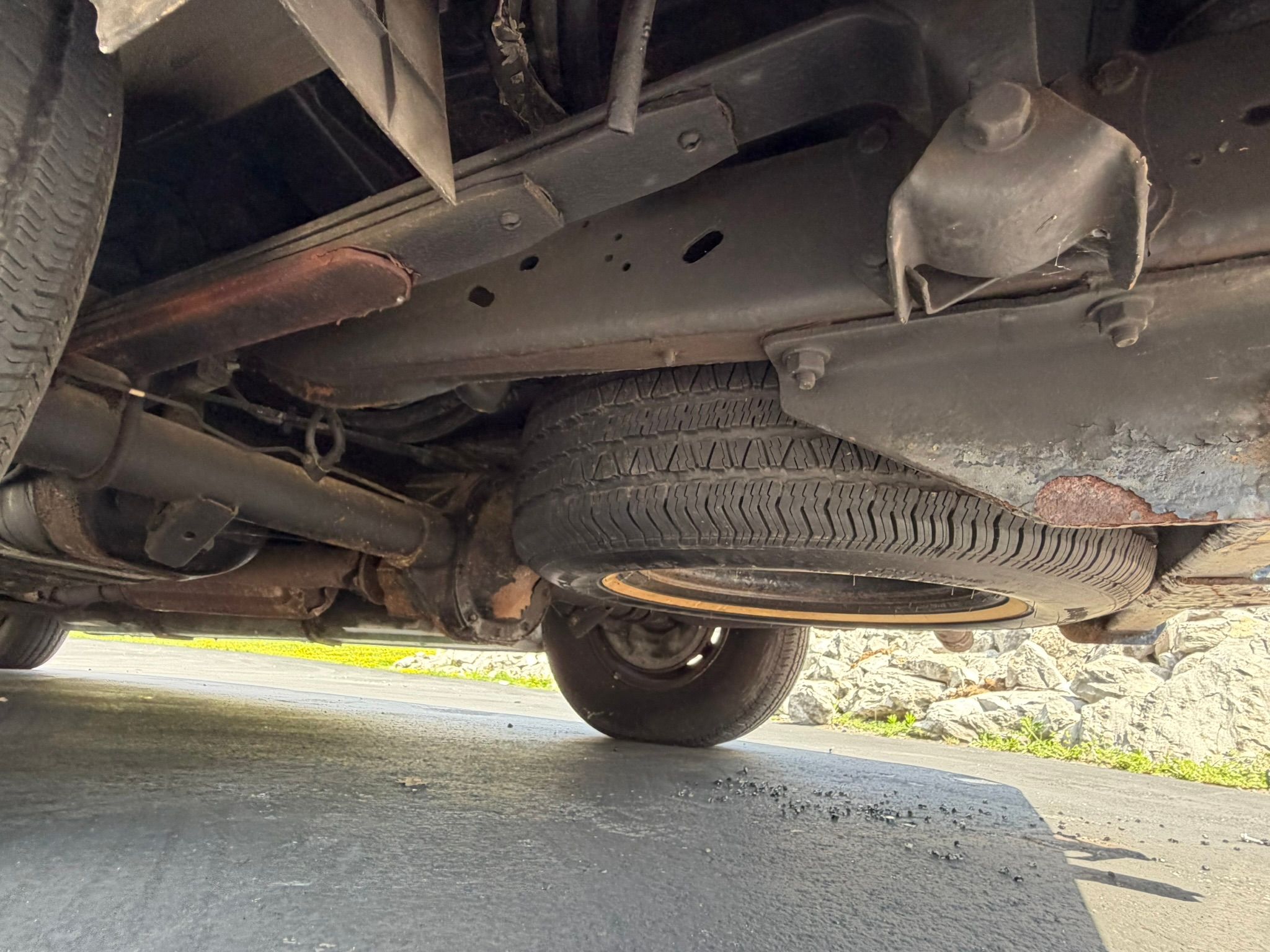 Used 1994 Ford E-150 and Econoline 150 Custom RWD image 24