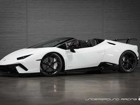 Used 2018 Lamborghini Huracan Performante Spyder AWD/4WD image 1