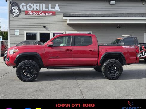 Used 2017 Toyota Tacoma 4x4 Double Cab image 4