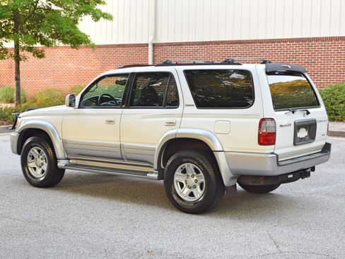 Used 2000 Toyota 4Runner Limited AWD/4WD image 12