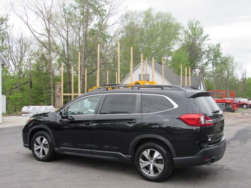 Used 2019 Subaru Ascent Premium 8-Passenger AWD/4WD image 4