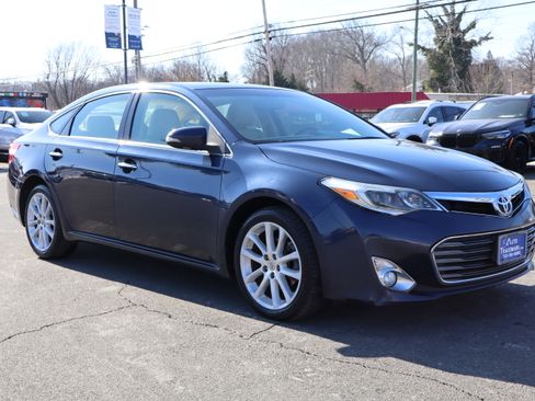 Used 2015 Toyota Avalon Limited image 10