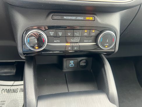 Used 2022 Ford Escape SE image 14