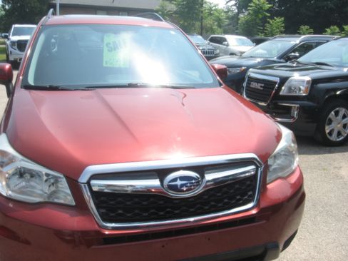 Used 2014 Subaru Forester 2.5i Premium AWD/4WD image 2