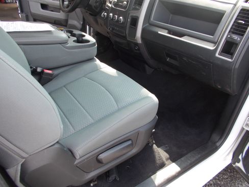 Used 2015 RAM 1500 4x4 Regular Cab ST image 16