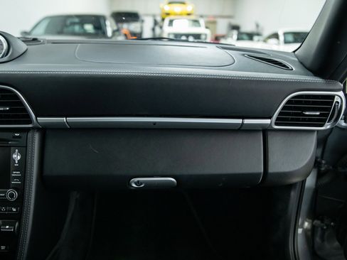 Used 2010 Porsche 911 Turbo image 37