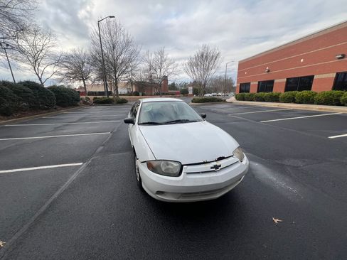 Used 2005 Chevrolet Cavalier image 2