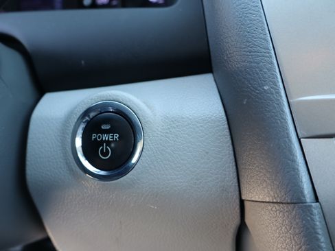 Used 2011 Toyota Camry XLE image 24