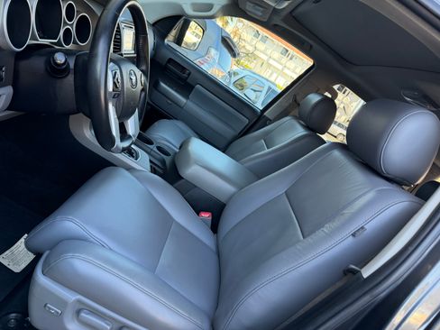 Used 2017 Toyota Sequoia SR5 image 17