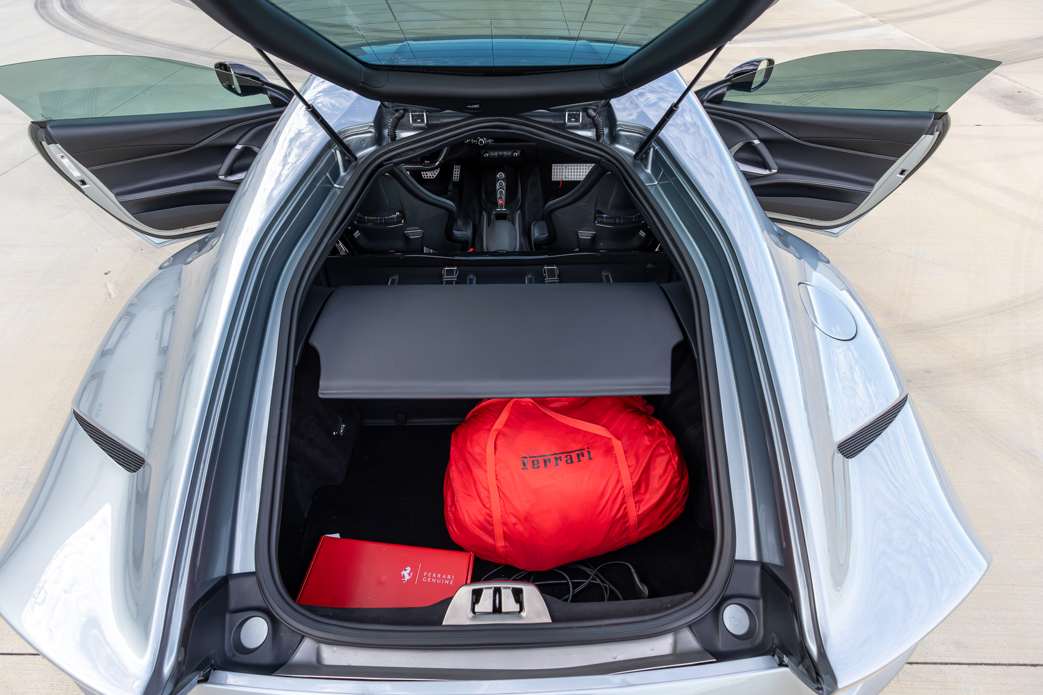 Used 2018 Ferrari 812 Superfast RWD image 36