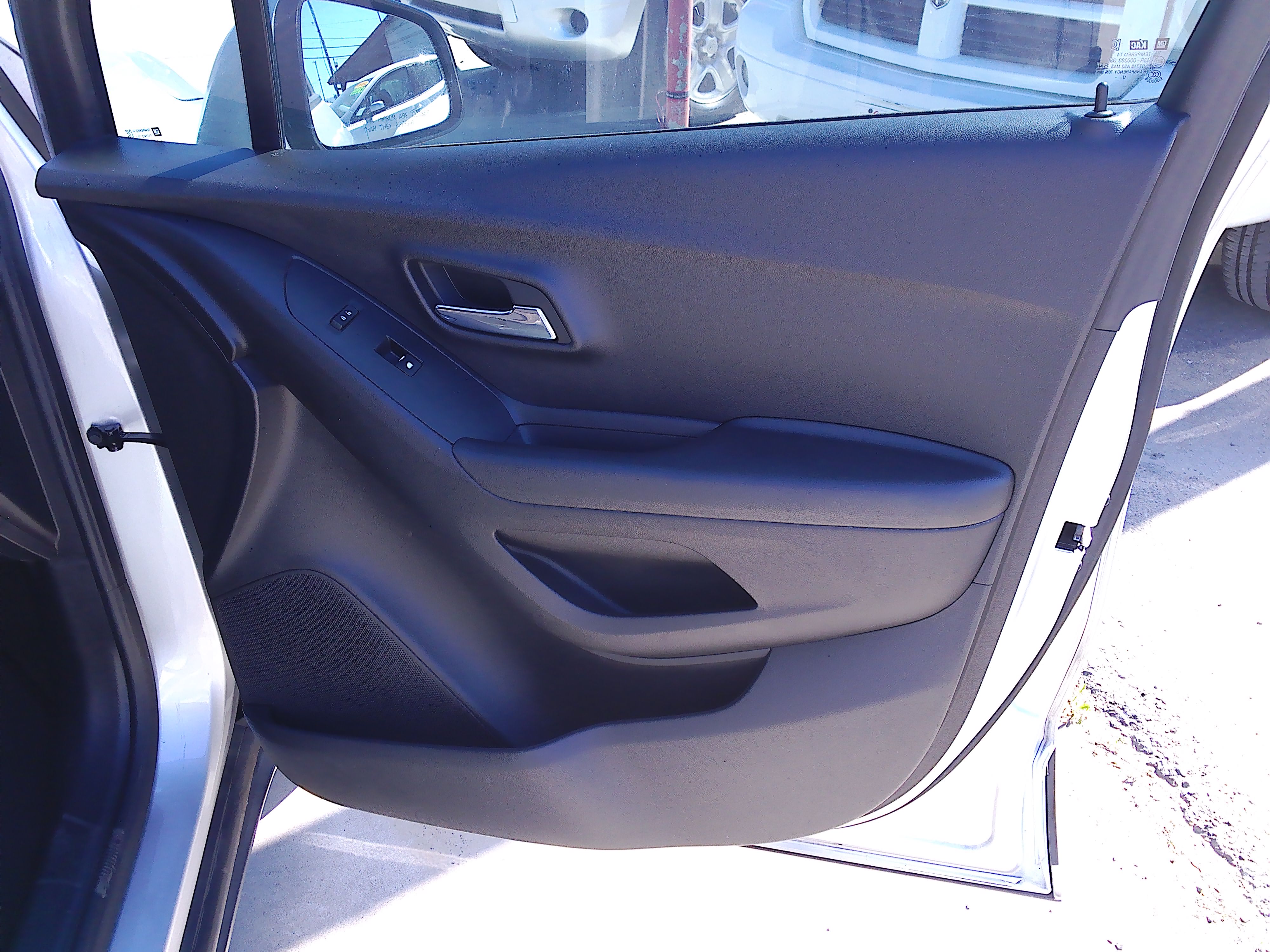 Used 2018 Chevrolet Trax LS FWD image 11