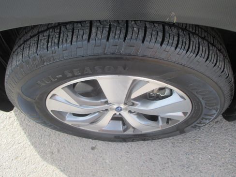 Used 2020 Subaru Ascent Premium image 21