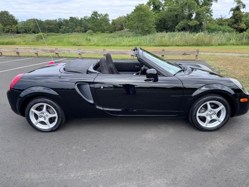 Used 2000 Toyota MR2 Spyder image 29