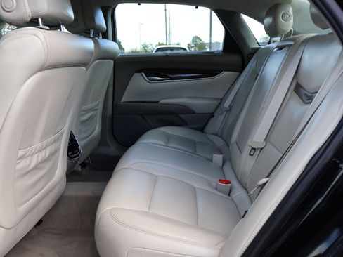 Used 2014 Cadillac XTS Platinum image 11