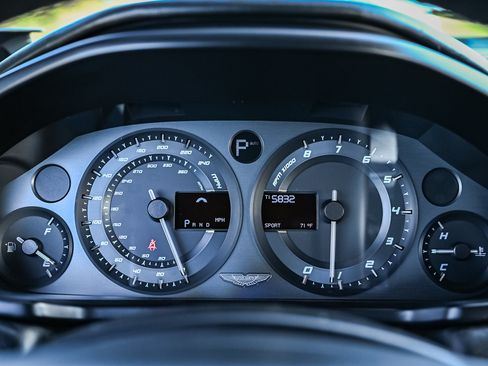 Used 2014 Aston Martin Vanquish Coupe RWD image 26