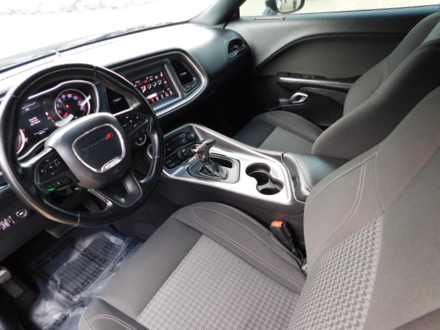 Used 2019 Dodge Challenger SXT RWD image 11