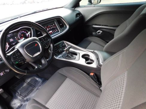 Used 2019 Dodge Challenger SXT image 11