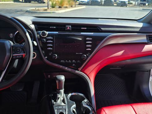 Used 2019 Toyota Camry XSE image 30