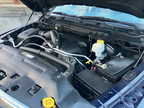 Used 2018 RAM 1500 SLT image 15