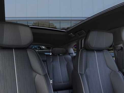 New 2025 Cadillac Optiq Luxury 2 image 24