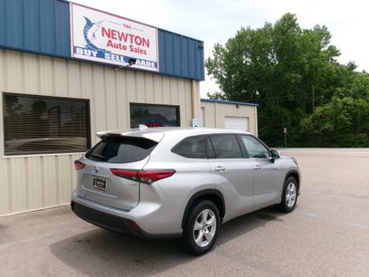 Used 2021 Toyota Highlander FWD LE Hybrid