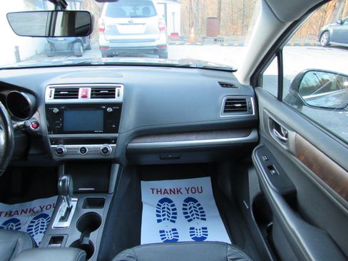 Used 2017 Subaru Outback 2.5i Limited image 21