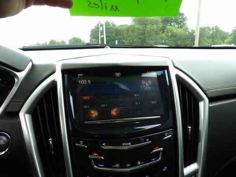 Used 2014 Cadillac SRX FWD Luxury image 9
