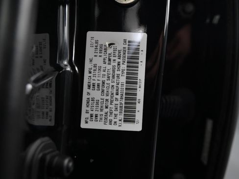 Used 2017 Acura TLX image 27