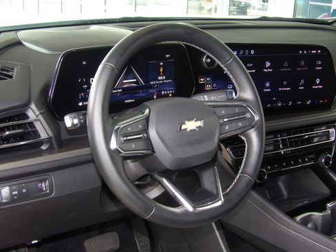 Used 2026 Chevrolet Traverse FWD LT image 14