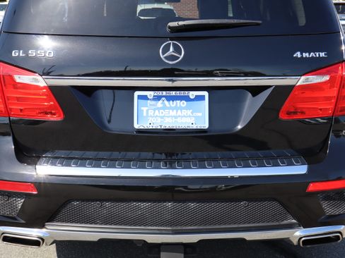 Used 2015 Mercedes-Benz GL 550 image 13