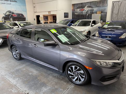 Used 2018 Honda Civic EX Sedan image 8