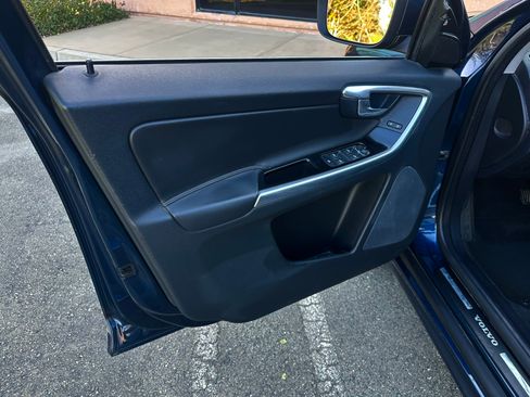 Used 2015 Volvo XC60 T5 Platinum image 20