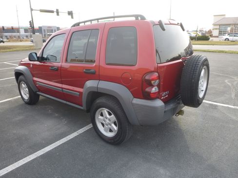 Used 2006 Jeep Liberty Sport image 8