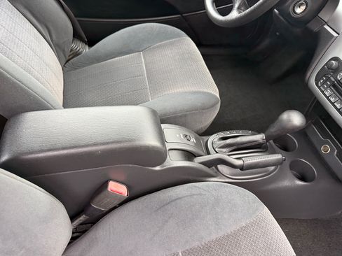 Used 2005 Chrysler Sebring Touring image 72