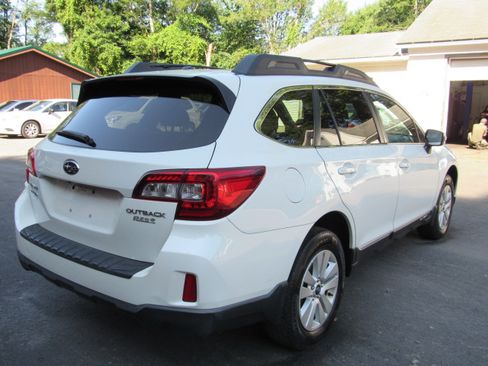 Used 2015 Subaru Outback 2.5i Premium AWD/4WD image 7