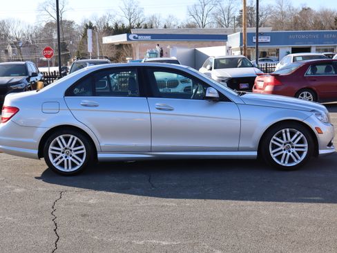 Used 2009 Mercedes-Benz C 300 image 9