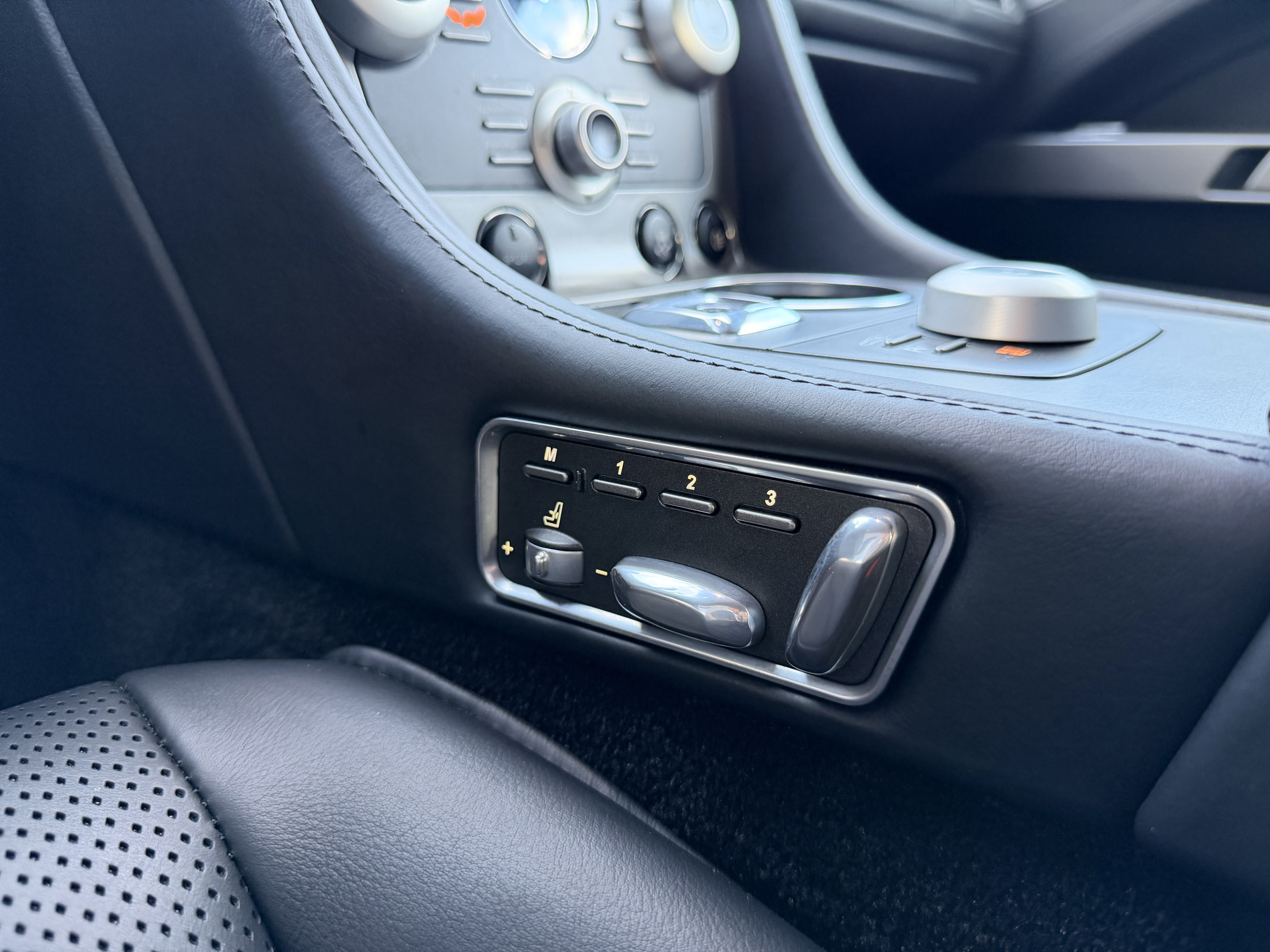 Used 2011 Aston Martin Rapide RWD image 22