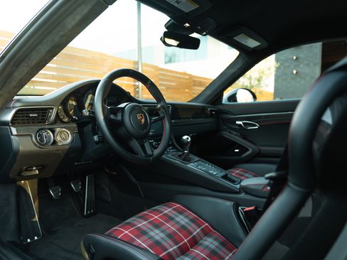 Used 2019 Porsche 911 GT3 Touring image 29