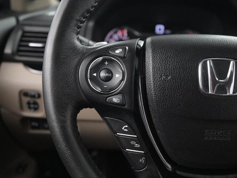 Used 2016 Honda Pilot Touring image 37