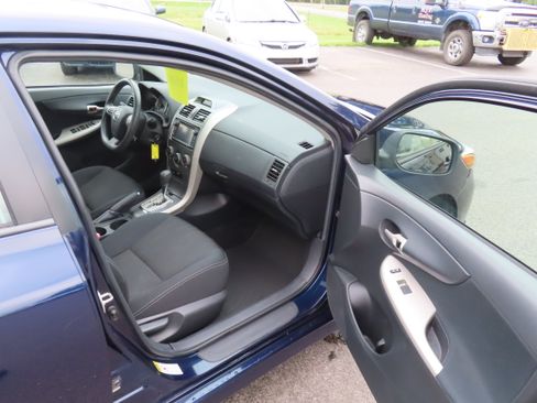 Used 2013 Toyota Corolla S FWD Sedan 1.8L 4-Cyl image 15