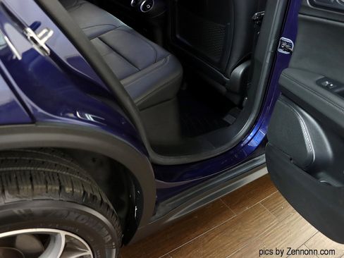 Used 2019 Alfa Romeo Stelvio AWD image 31