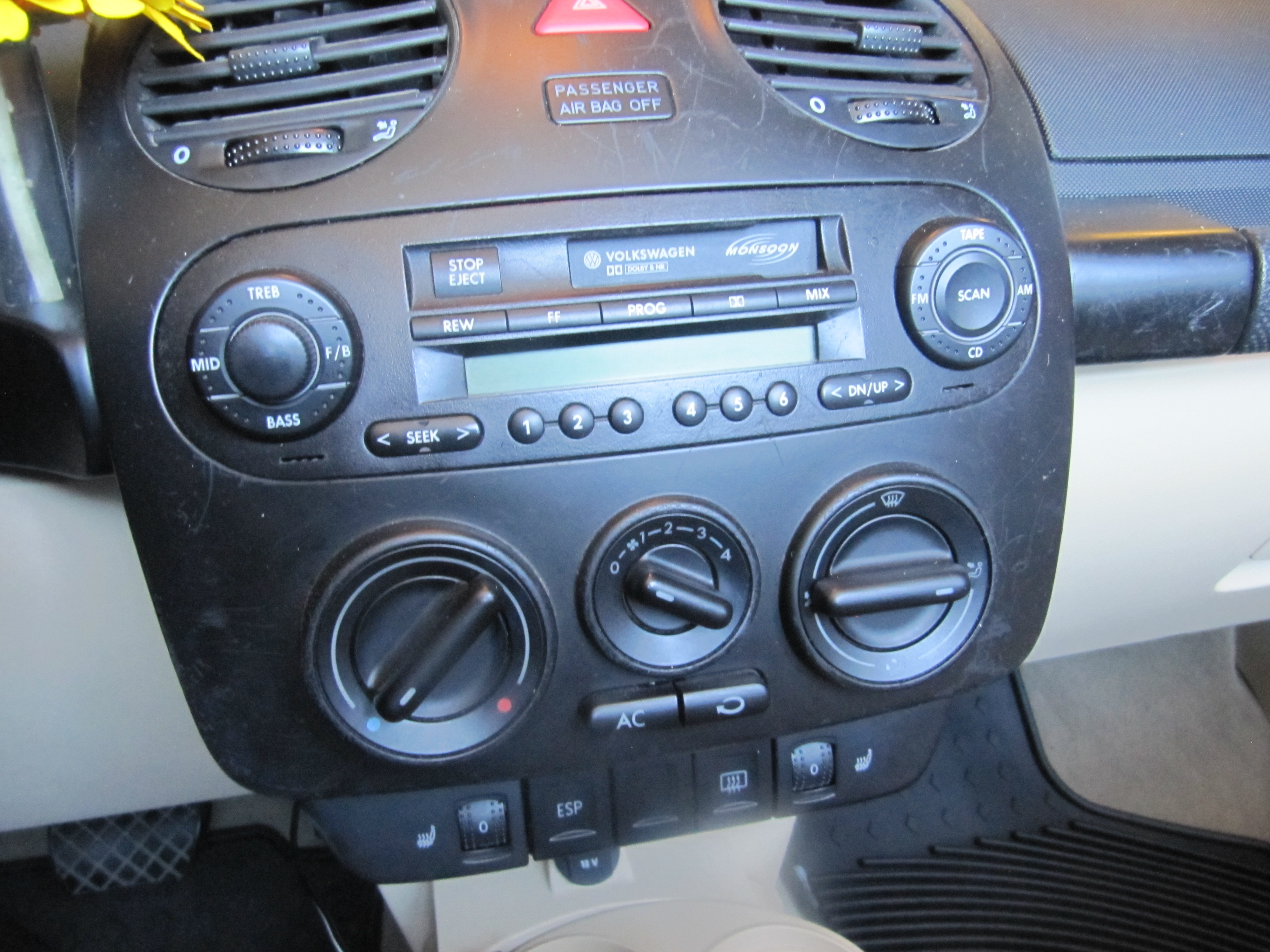 Used 2004 Volkswagen Beetle GLS Turbo Convertible FWD image 17