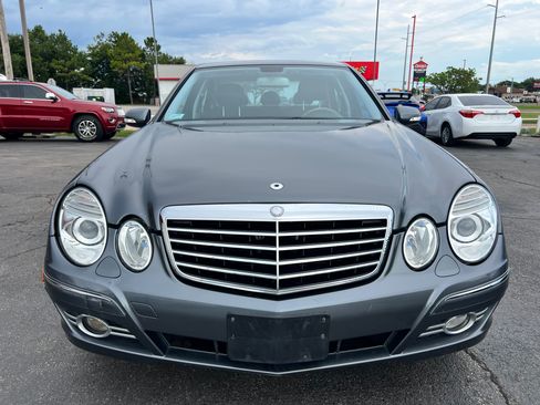 Used 2008 Mercedes-Benz E 350 4MATIC Sedan image 2